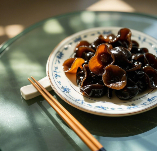 木耳久泡真的會產(chǎn)生劇毒嗎？食品安全檢測儀的原理與應(yīng)用